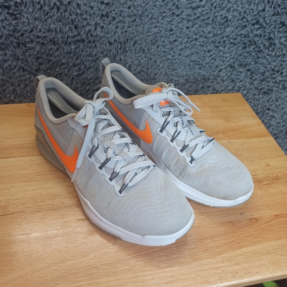 Men 10 Gray Nike Training Lace Up Low Top Orange Logo Zoom Athletic Shoes - Picture 2 of 9